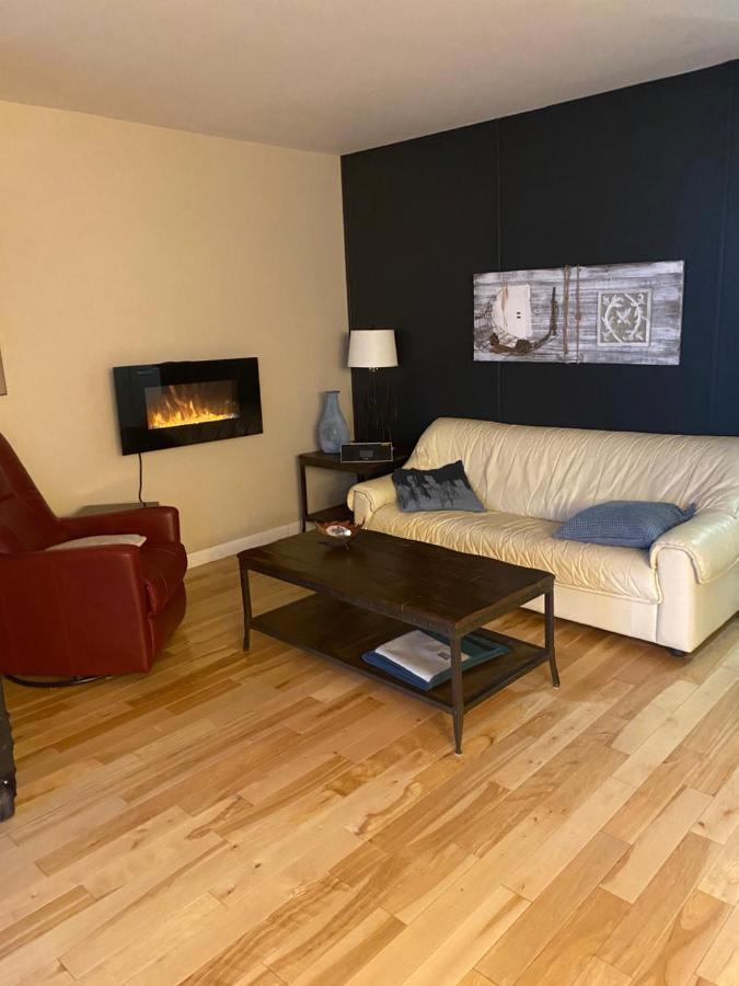 Le P'Tit Cousin Apartment Монреал Екстериор снимка