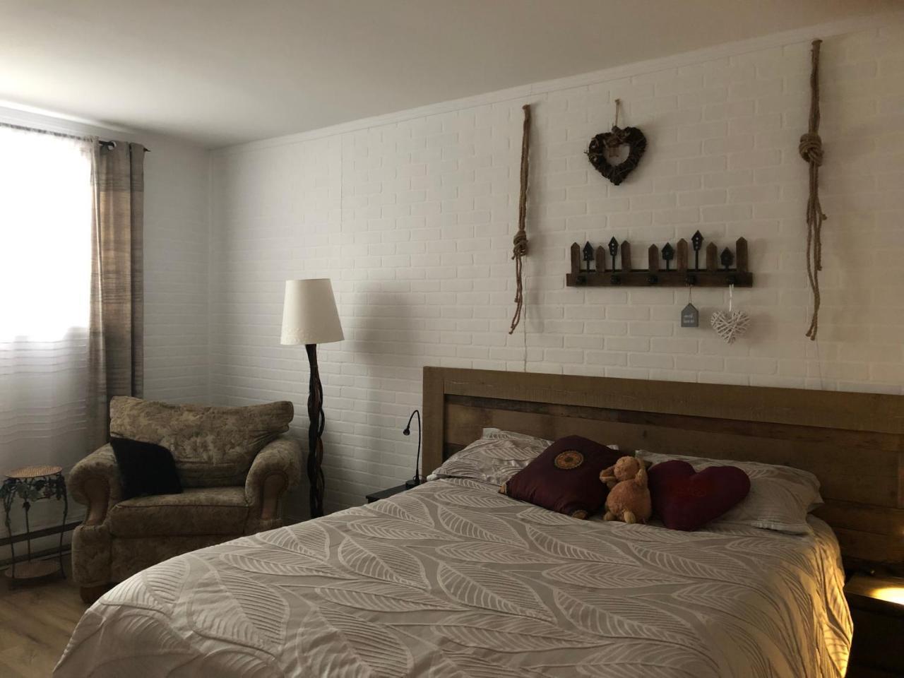 Le P'Tit Cousin Apartment Монреал Екстериор снимка